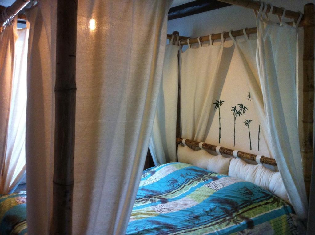Ferme Du Montheu Bed & Breakfast Dommartin-sous-Amance Ruang foto