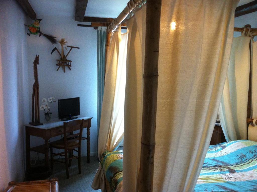 Ferme Du Montheu Bed & Breakfast Dommartin-sous-Amance Ruang foto